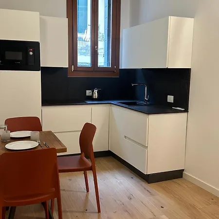 Levante House Apartament *
