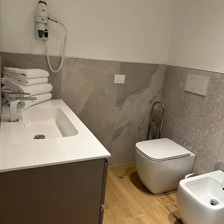Levante House Apartament *